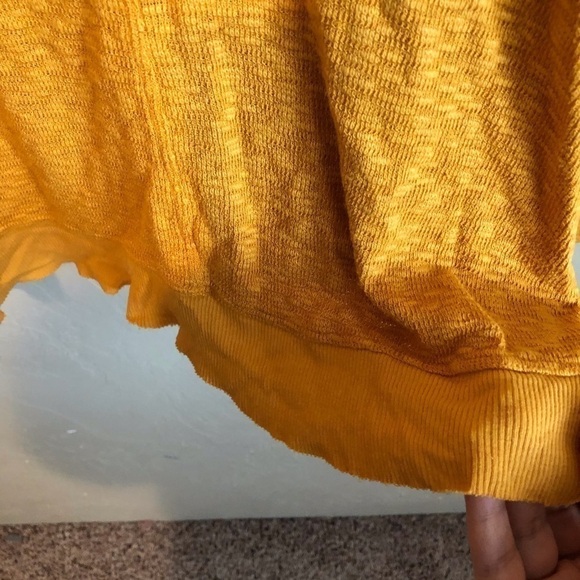 Left of Center Butter Yellow Asymmetrical Long Sleeve Top - Picture 9 of 10